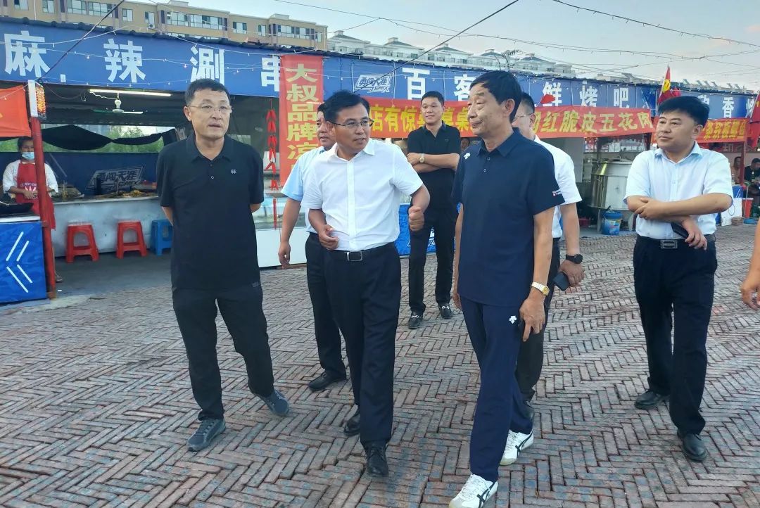 吉林省乾安县委副书记、县长王立国检查餐饮服务业油烟排放等工作