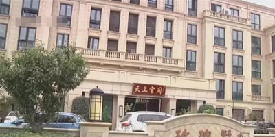 一楼成饭店，油烟异味严重扰民... 绿城玫瑰墅北区业主遭了殃