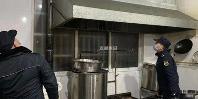 绵阳涪城区一餐饮店未使用油烟净化器 罚款1万元 