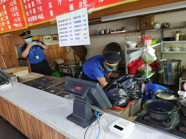 遏制夏季餐饮油烟污染，郑州金水持续开展油烟治理专项整治